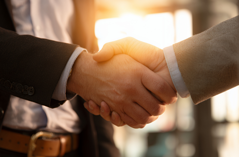 Jak zdobywać klientów z Google bez dużego budżetu? Skuteczne strategie dla małych firm i freelancerów